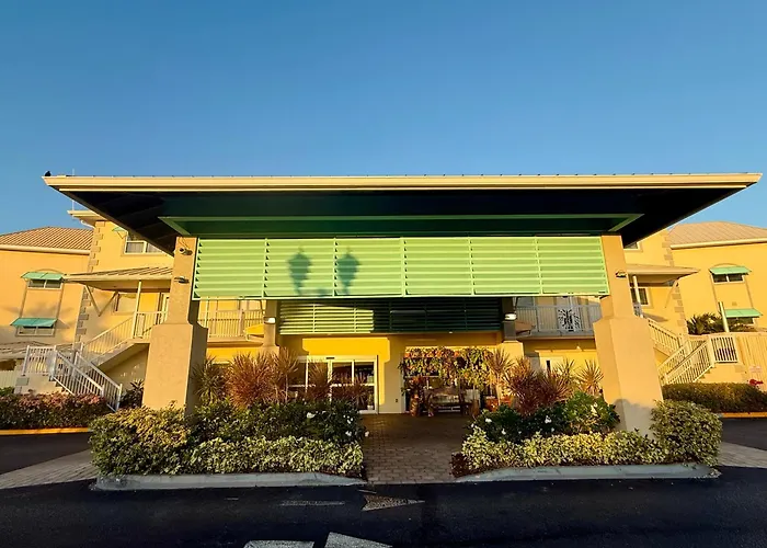 Holiday Inn Resort Grand Cayman By Ihg (Adults Only)